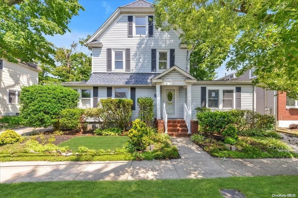 85 Walnut Street Lynbrook NY 11563