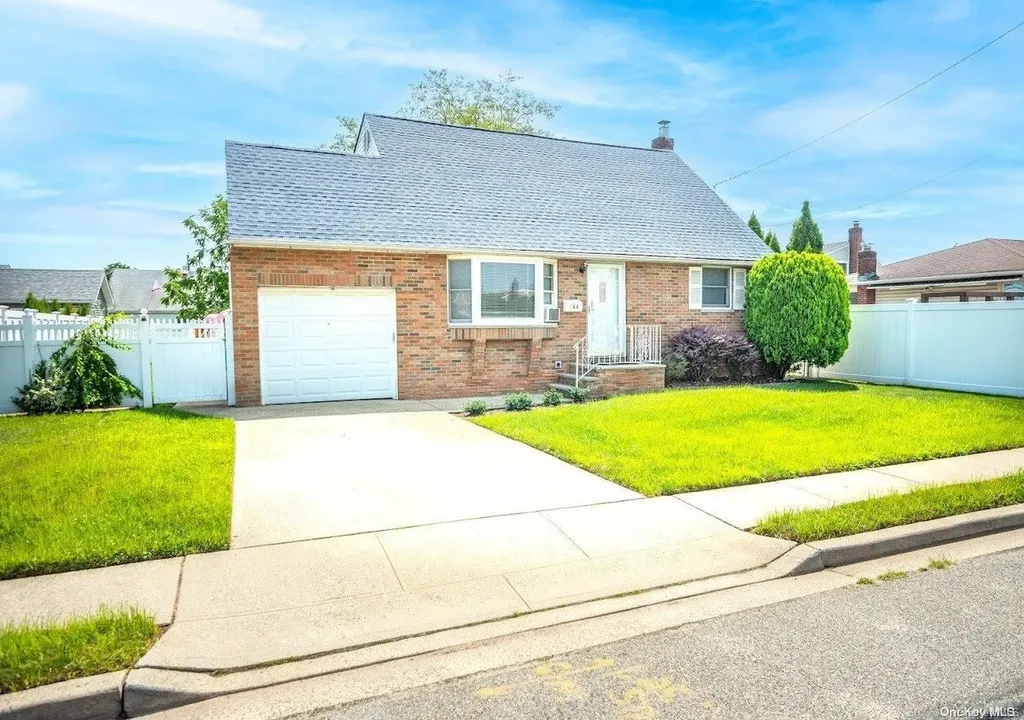 166 N 4th Street Bethpage NY 11714
