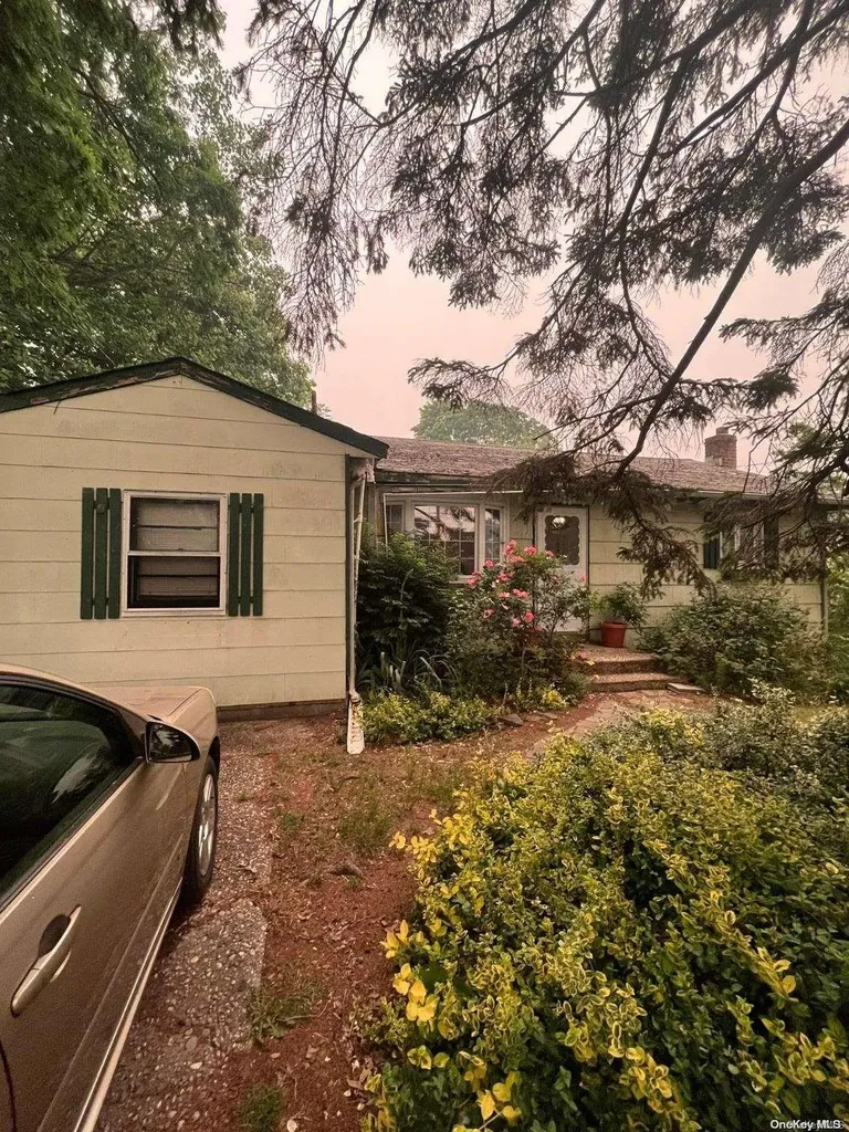 1057 Udall Road Bay Shore NY 11706
