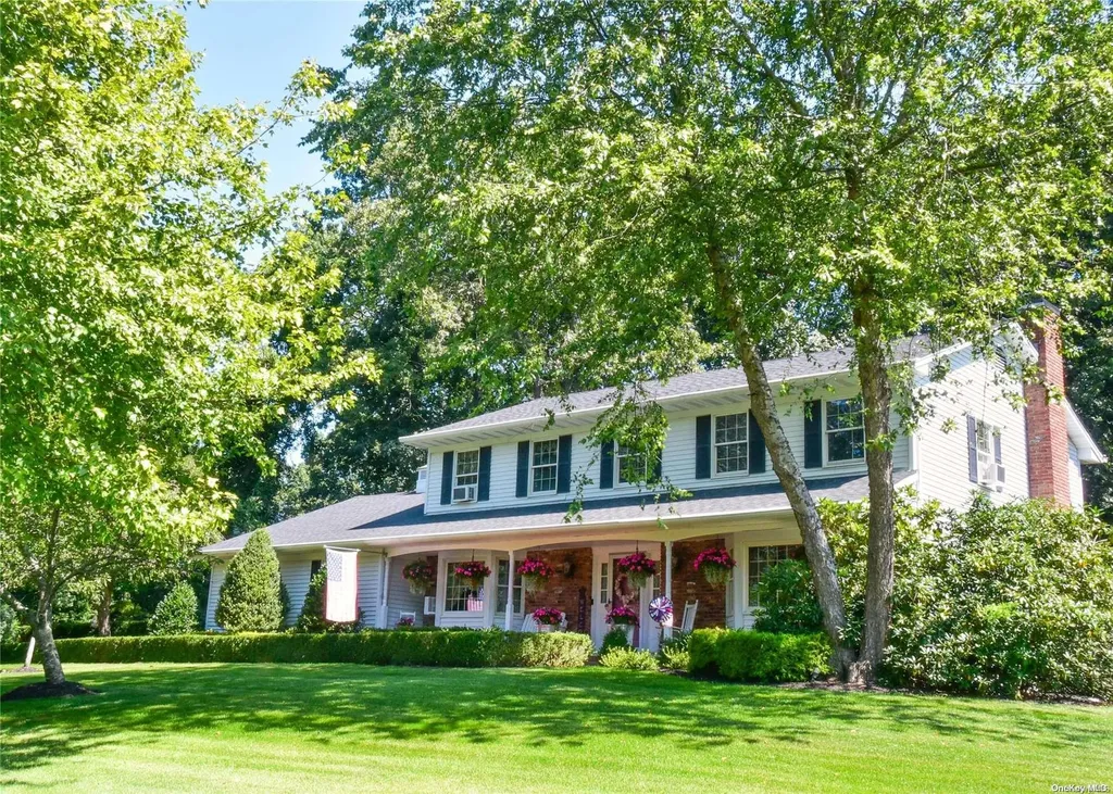 11 Zophar Mills Road Wading River NY 11792