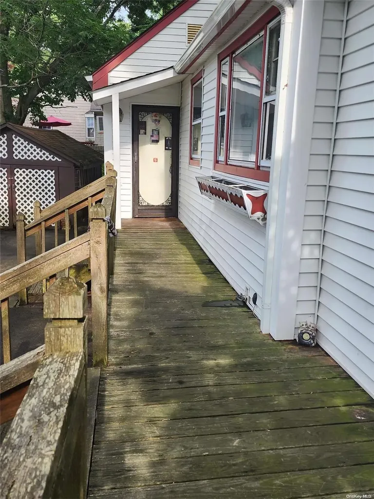 81 Highview Drive Selden NY 11784