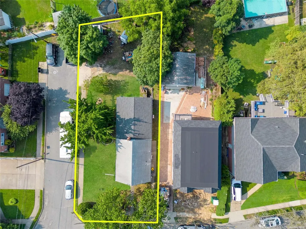 250 Pacific Avenue Lawrence NY 11559