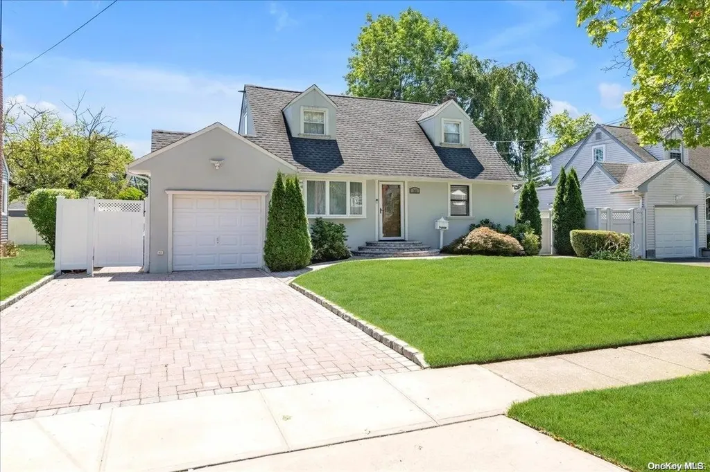 30 Circle Drive Westbury NY 11590