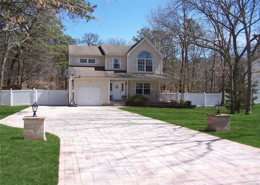 139 N Coleman Road Centereach NY 11720