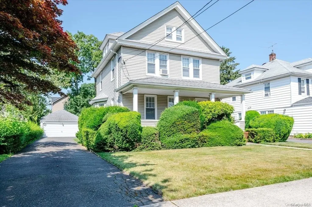 227 Horton Highway Mineola NY 11501