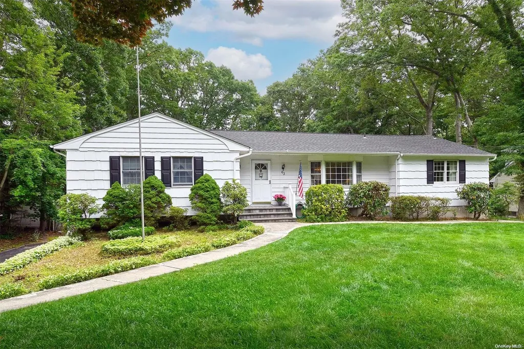 43 Whitewood Drive Rocky Point NY 11778
