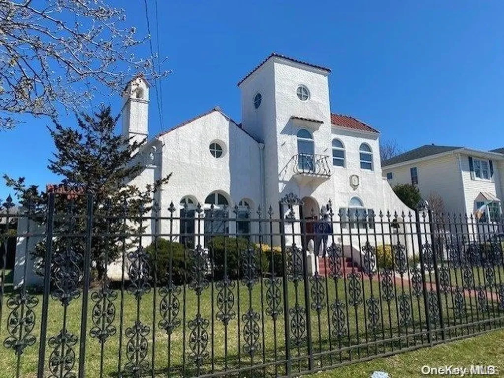 100 Biltmore Boulevard Massapequa NY 11758