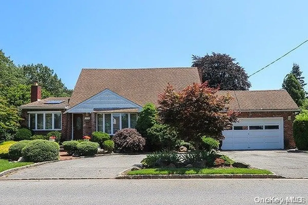 370 Carle Road Westbury NY 11590