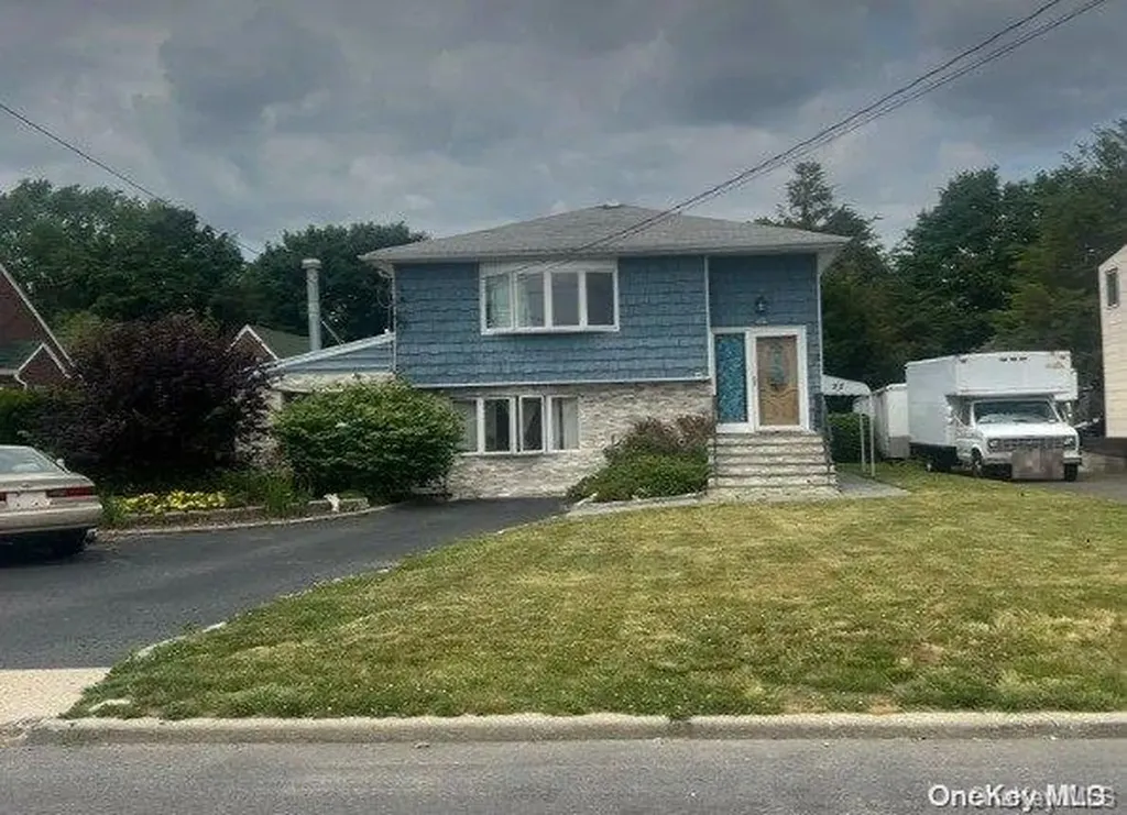 22 Sherman Avenue Bethpage NY 11714