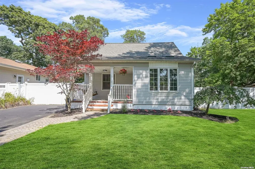 57 Rowland Street Patchogue NY 11772