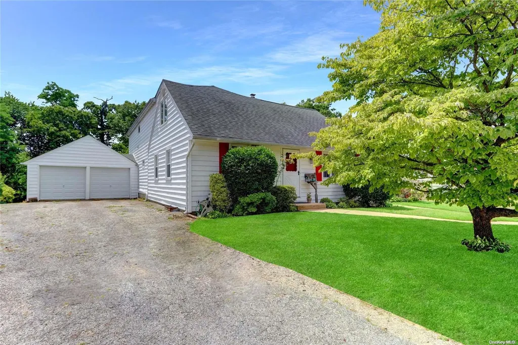 1122 South Drive Merrick NY 11566