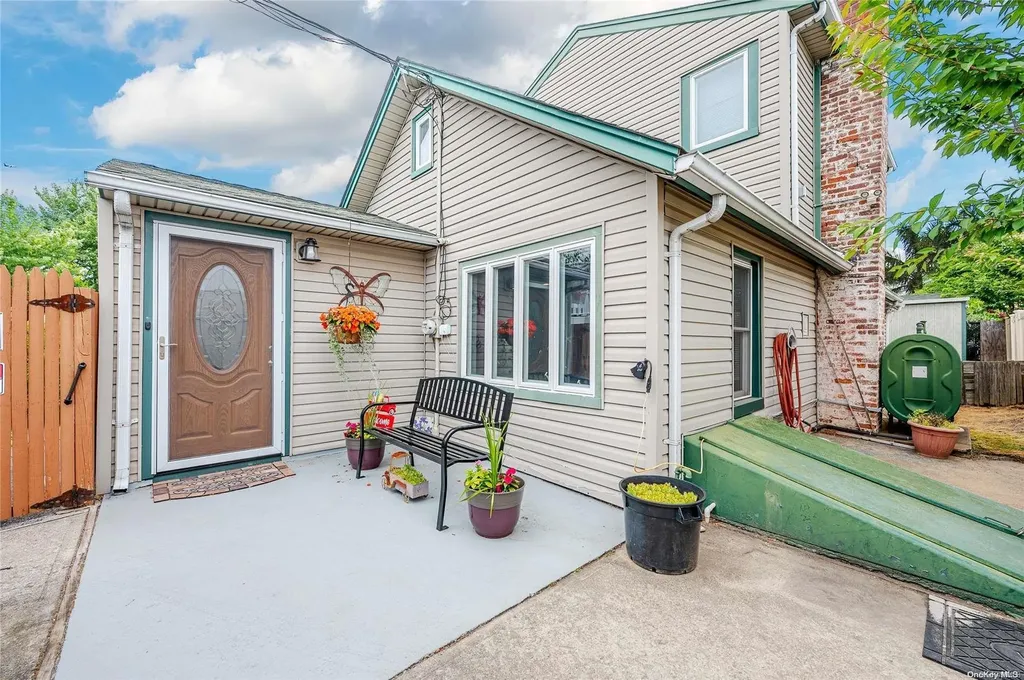 28a Mahland Place Oceanside NY 11572