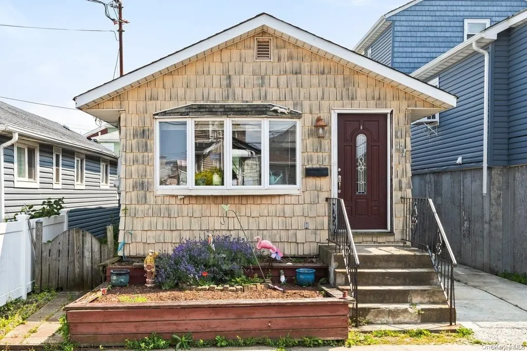 14 E 7th Road Broad Channel NY 11693