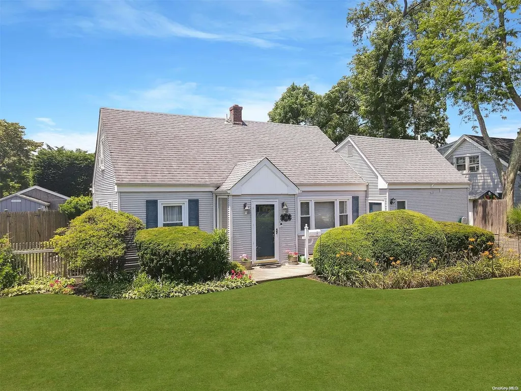 164 Cedar Avenue Islip NY 11751