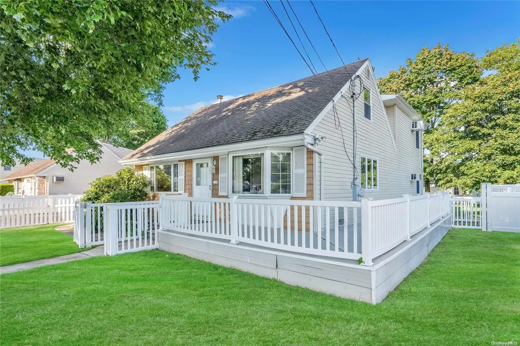 1157 Hyman Avenue Bay Shore NY 11706