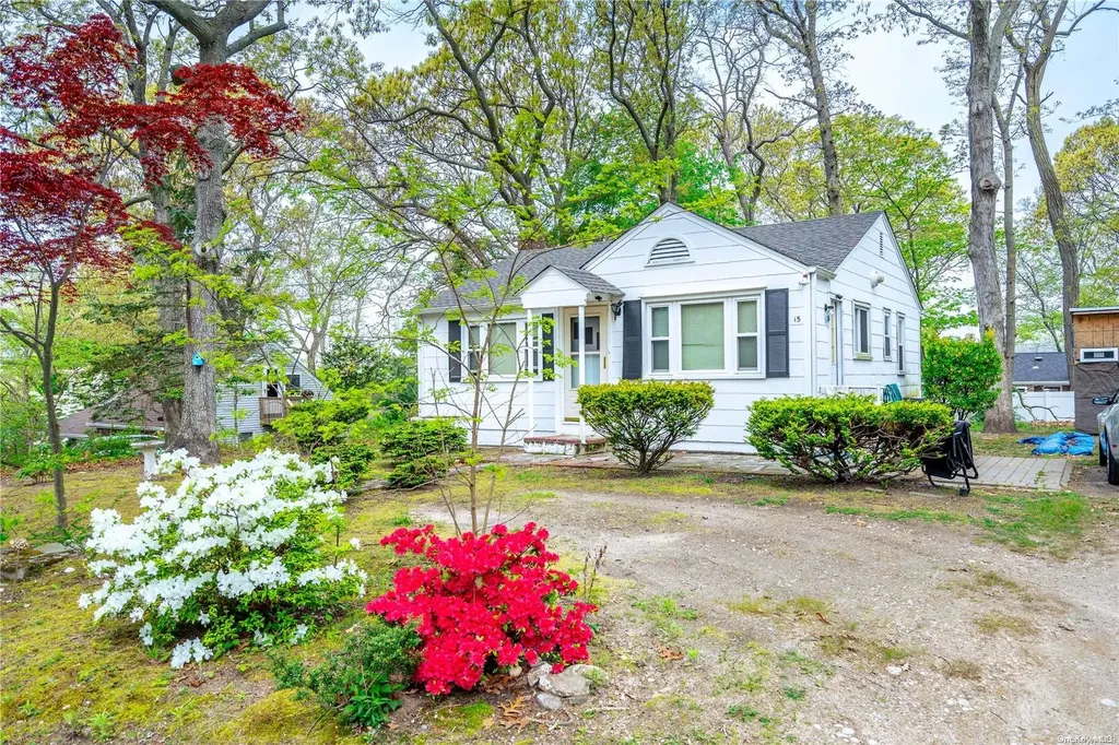 15 Jerome Road Sound Beach NY 11789