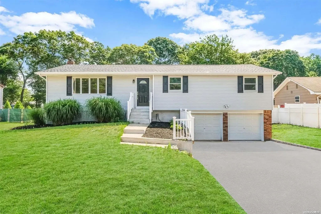 33 Marshall Drive Selden NY 11784