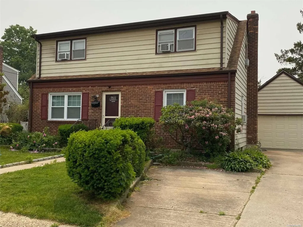 22 5th Avenue Westbury NY 11590