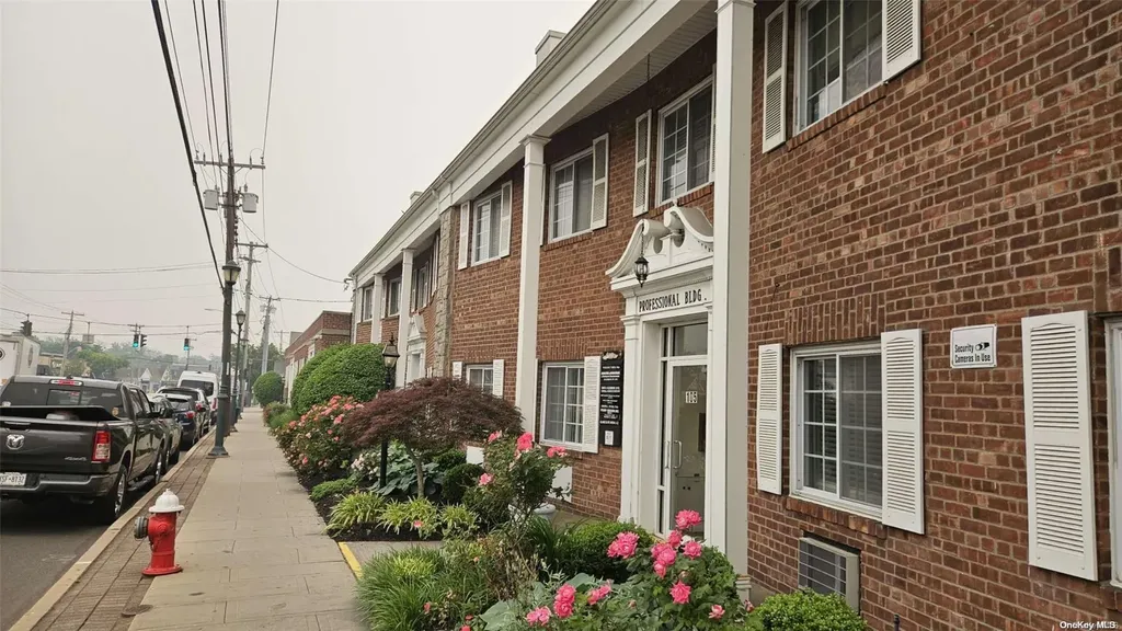 99 Hillside Avenue Williston Park NY 11596