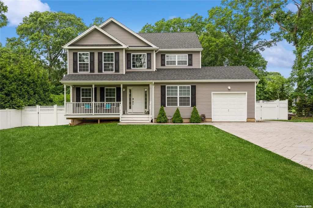 39 Gerard Road Yaphank NY 11980