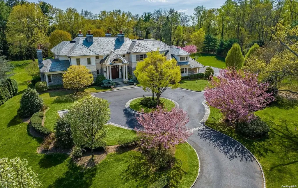 118 I.u. Willets Road Old Westbury NY 11568