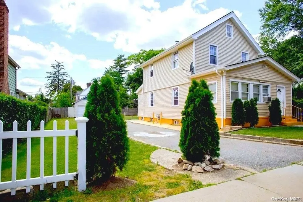 121 Fairview Boulevard Hempstead NY 11550