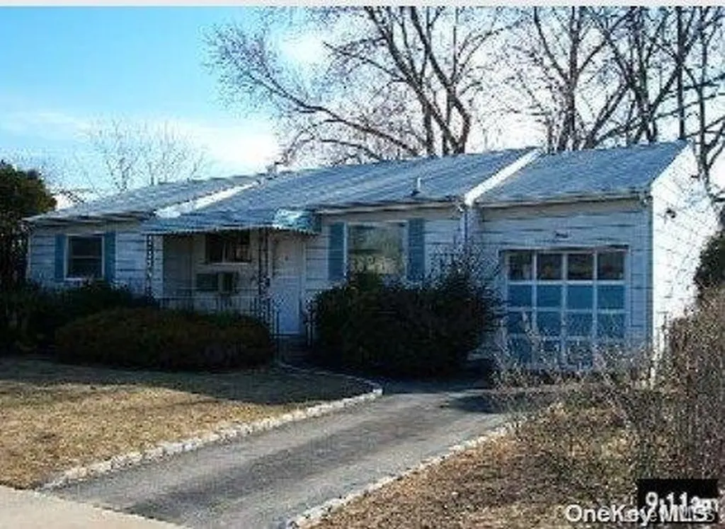 4 Terry Lane Plainview NY 11803