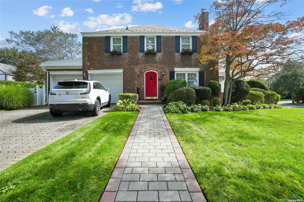 18 Hanson Place Malverne NY 11565