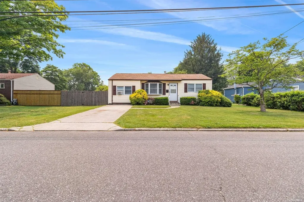 6 20th Avenue Bay Shore NY 11706