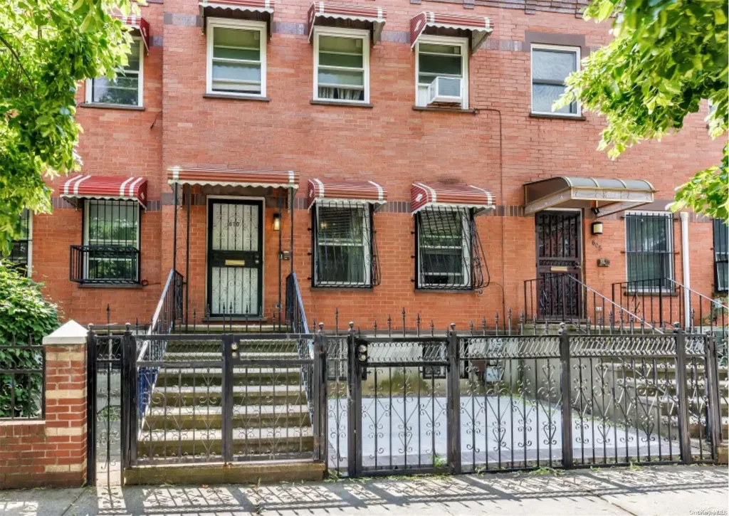 610 Lexington Avenue Brooklyn NY 11221