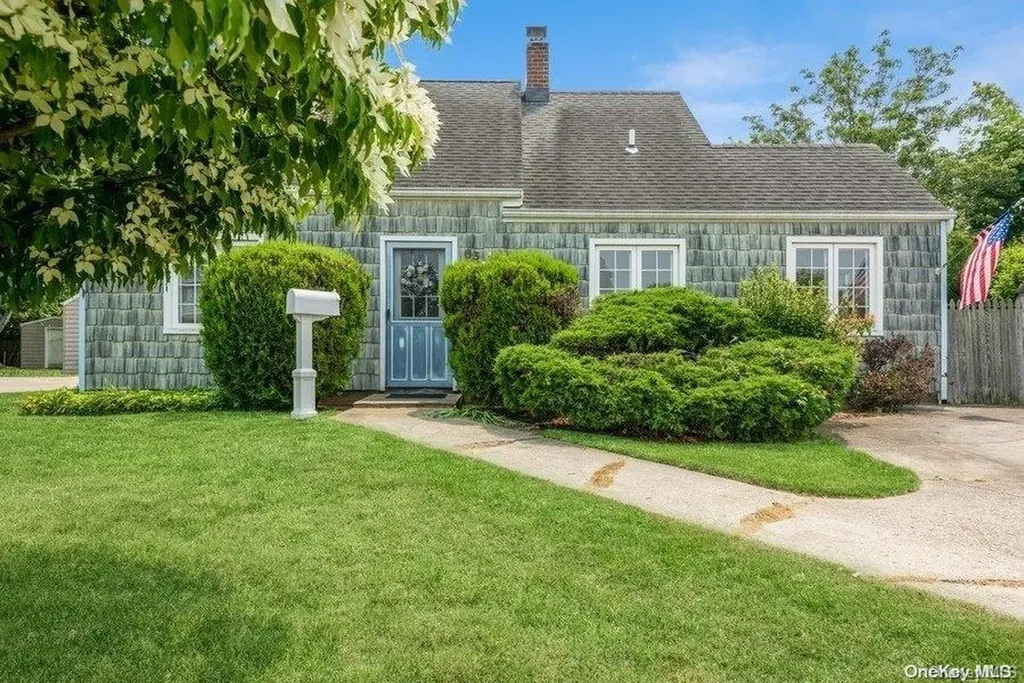 66 Haven Lane Levittown NY 11756