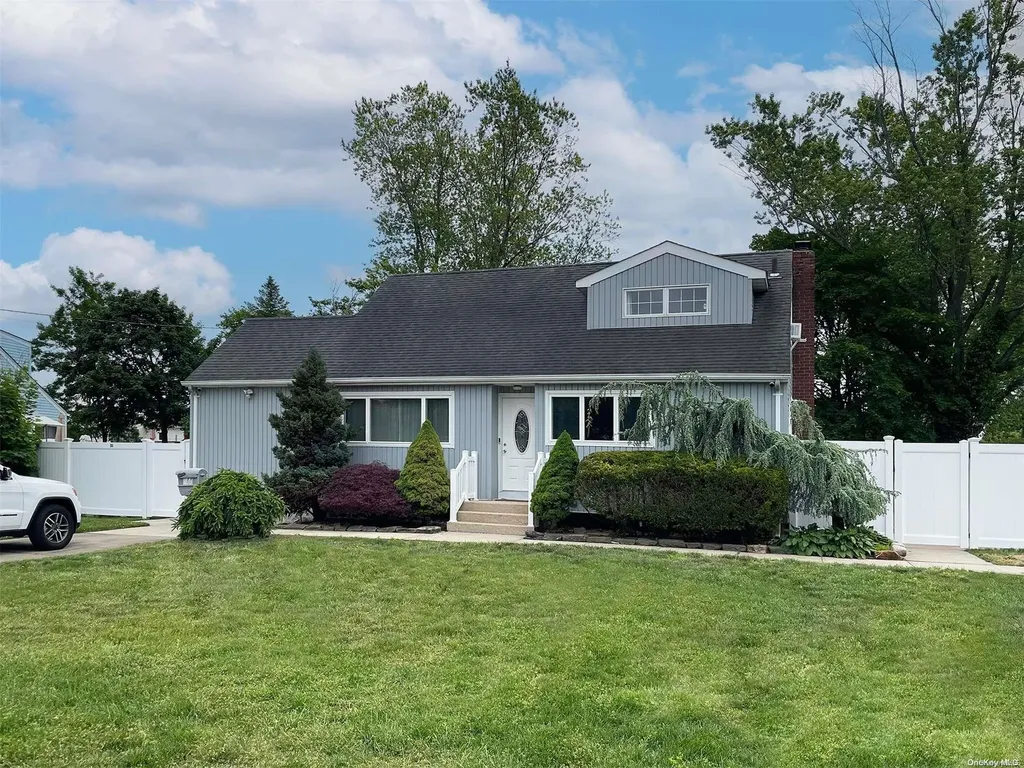 344 Martin Drive West Islip NY 11795