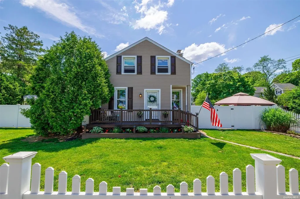 2926 Beltagh Avenue Wantagh NY 11793
