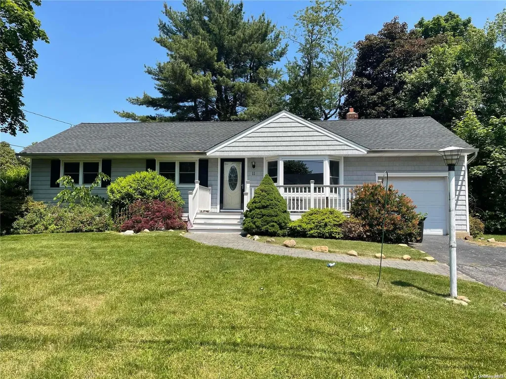 11 Sandgate Place Melville NY 11747
