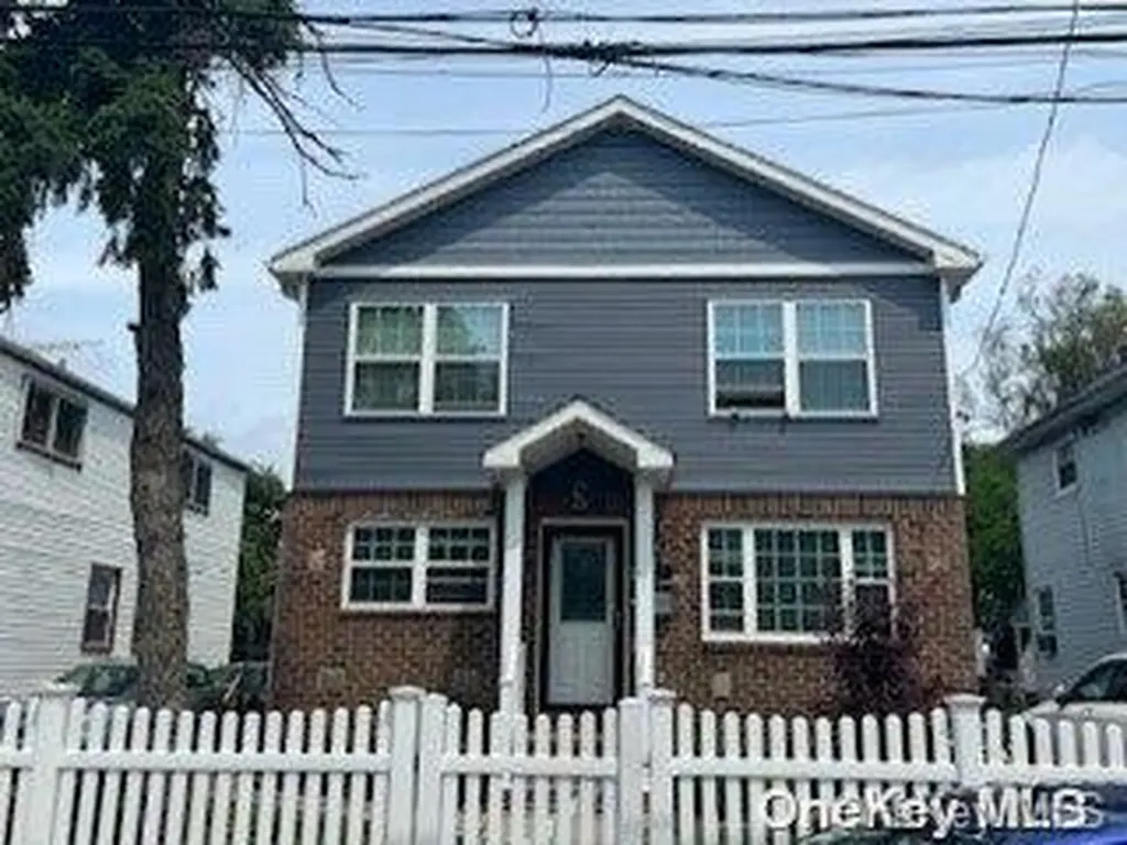 19 Hoff Court Hempstead NY 11550
