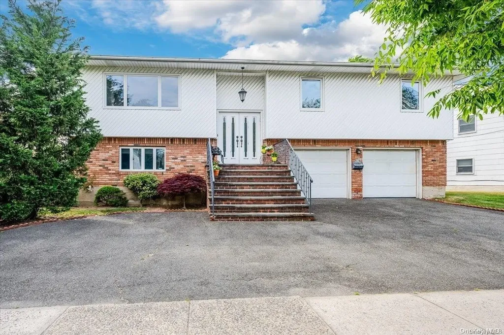 876 Peninsula Boulevard Woodmere NY 11598