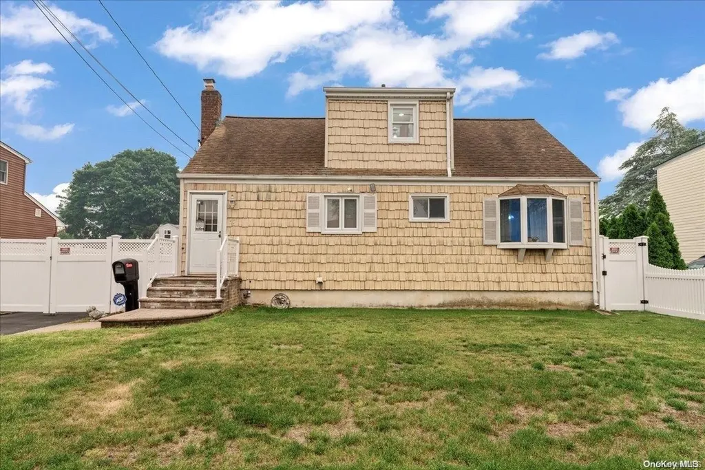 35 Edna Avenue Bethpage NY 11714