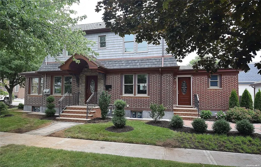 146 Lowell Avenue Floral Park NY 11001