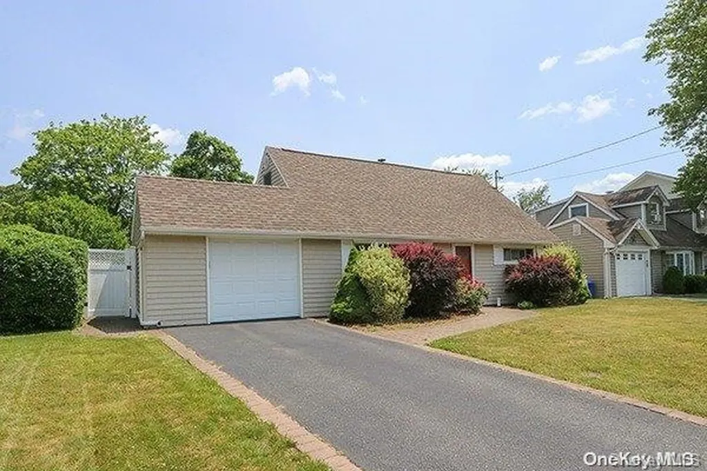 5 Fieldstone Drive Syosset NY 11791