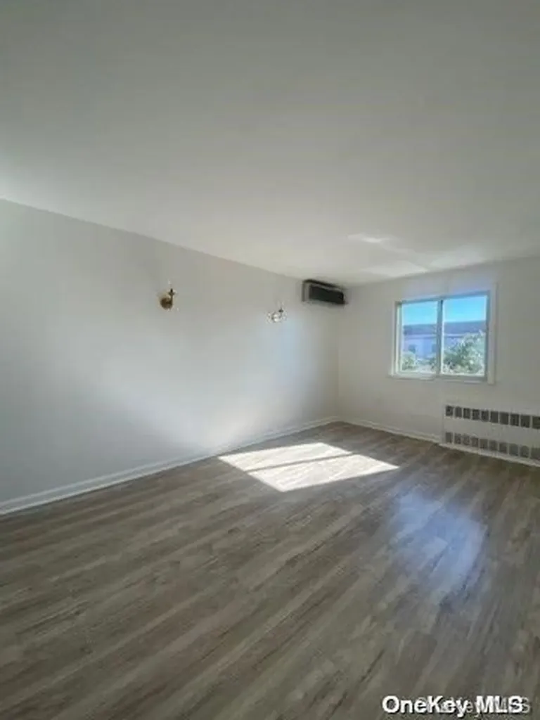 48-42 58th Lane Woodside NY 11377