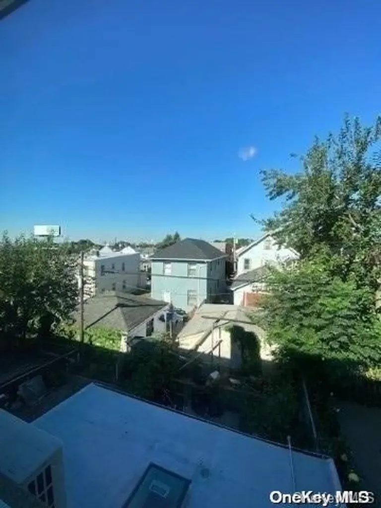 48-42 58th Lane Woodside NY 11377