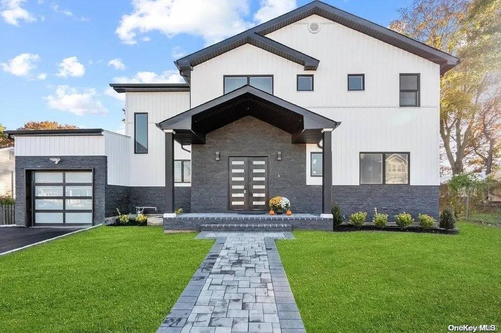 87 Morton Boulevard Plainview NY 11803