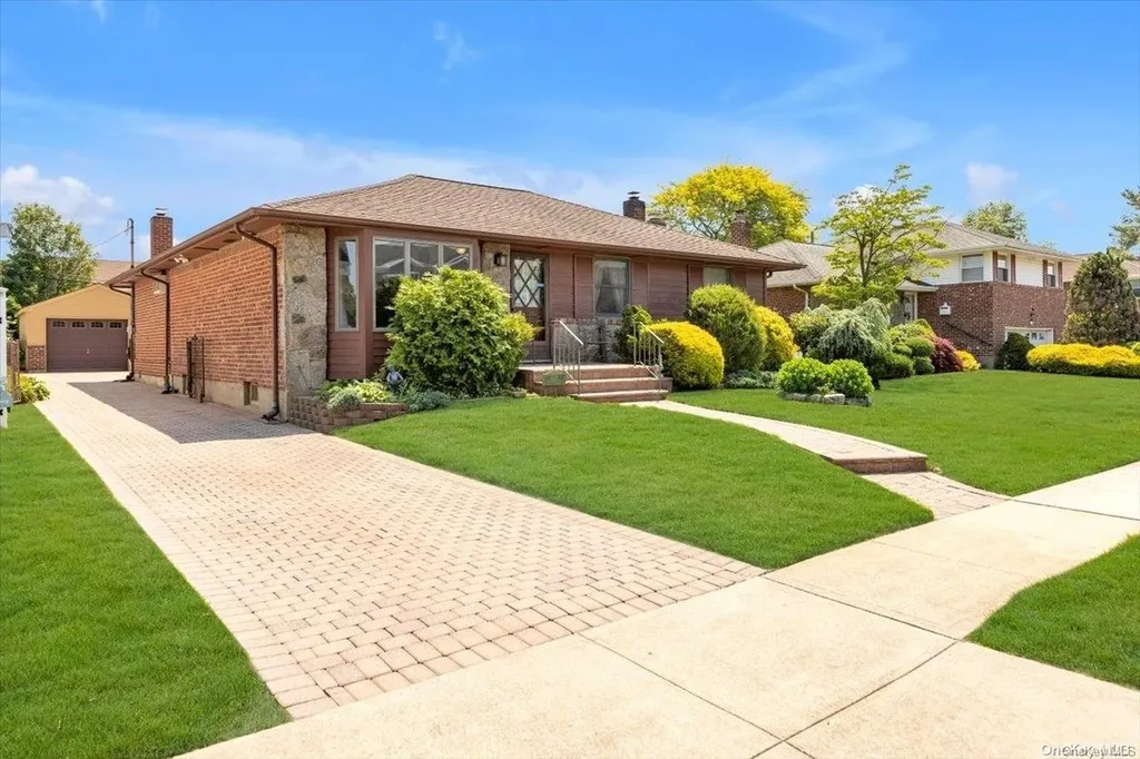 123 Ketchams Road Syosset NY 11791