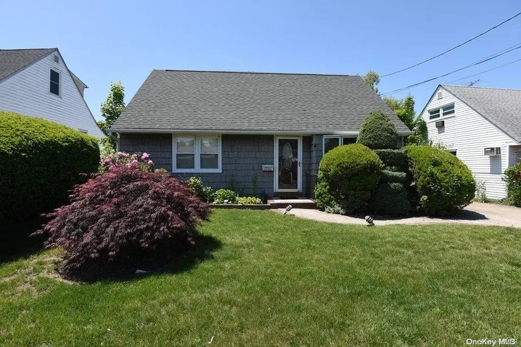 2960 Oceanside Road Oceanside NY 11572