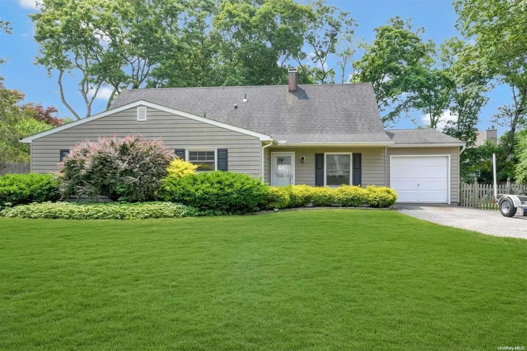 6 Rita Drive Mount Sinai NY 11766