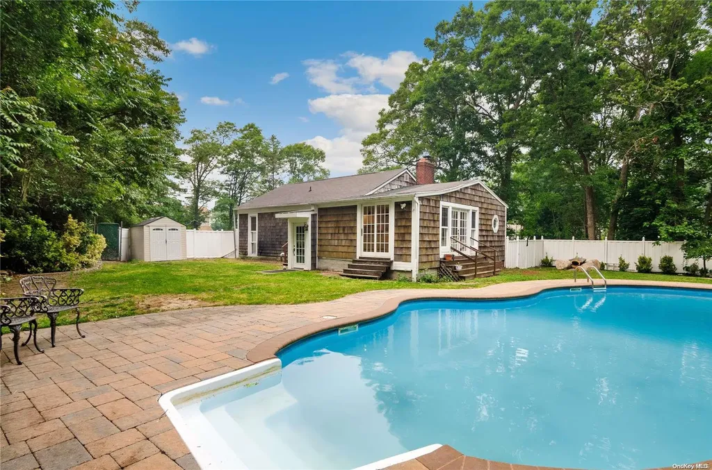 20 Lincoln Drive Rocky Point NY 11778