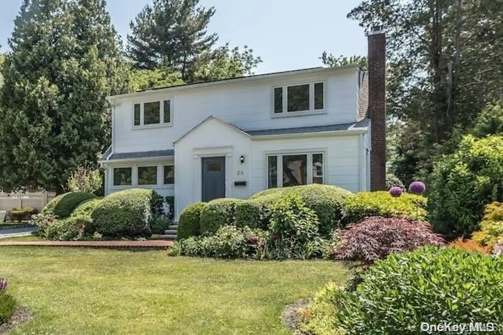 28 Circle Drive Glen Cove NY 11542
