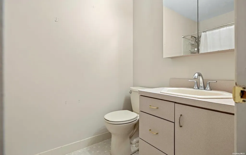 1016 Skyline Drive Coram NY 11727