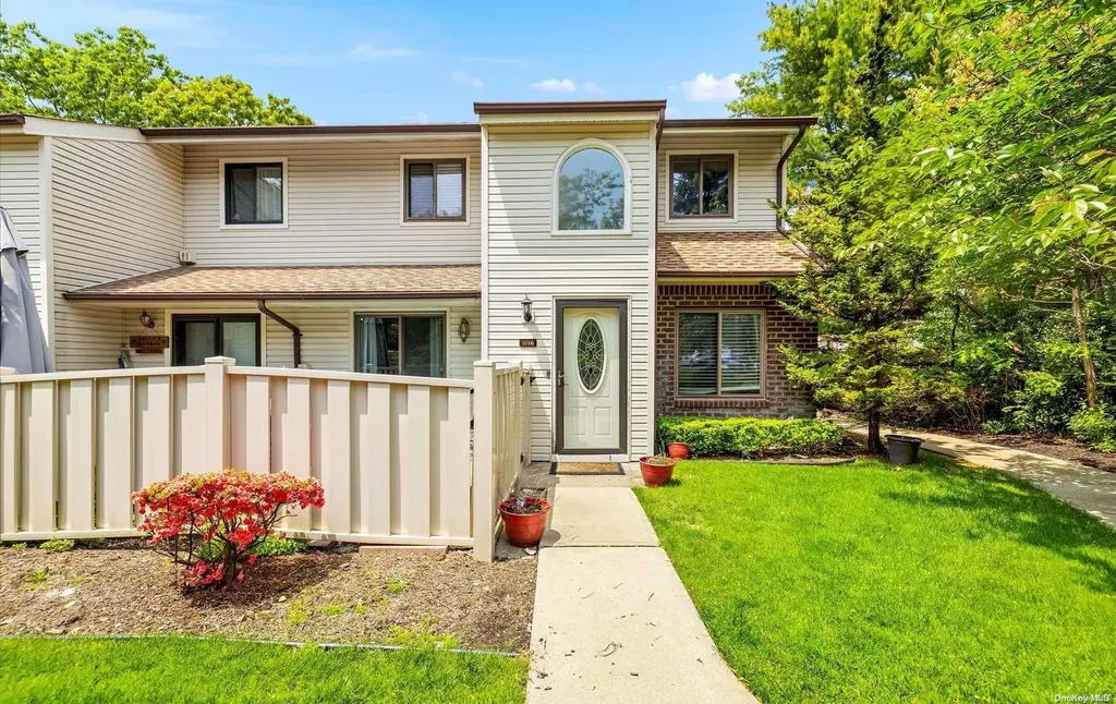 1016 Skyline Drive Coram NY 11727