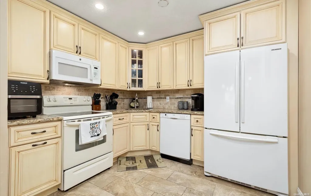 1016 Skyline Drive Coram NY 11727